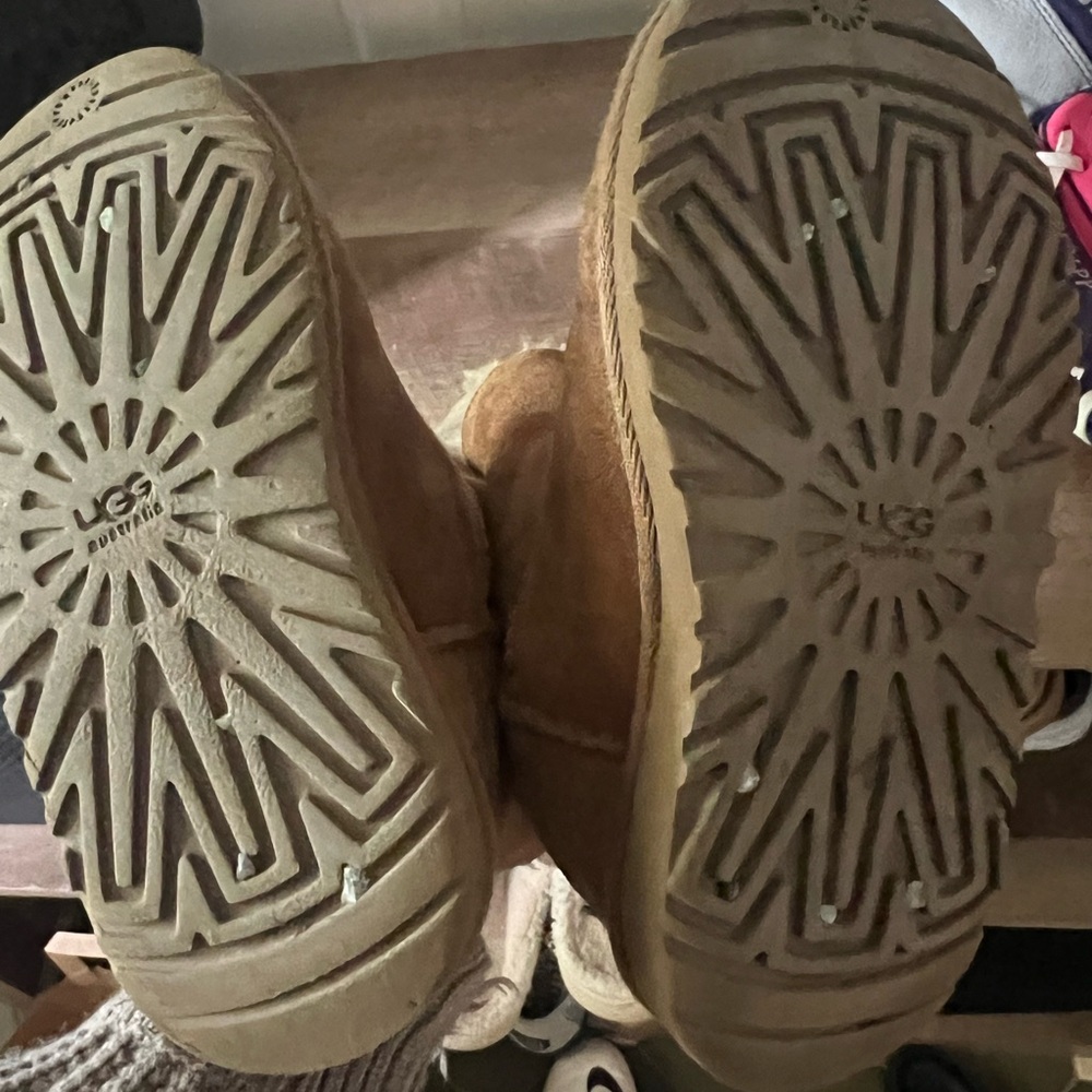 UGG Bailey Button Toddler size 11 - Picture 3 of 5